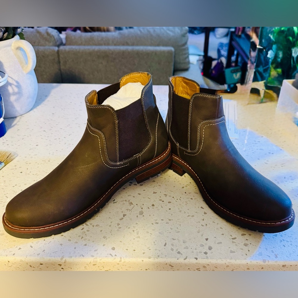Dockers Brown Chelsea Boots – Men’s 9.5M